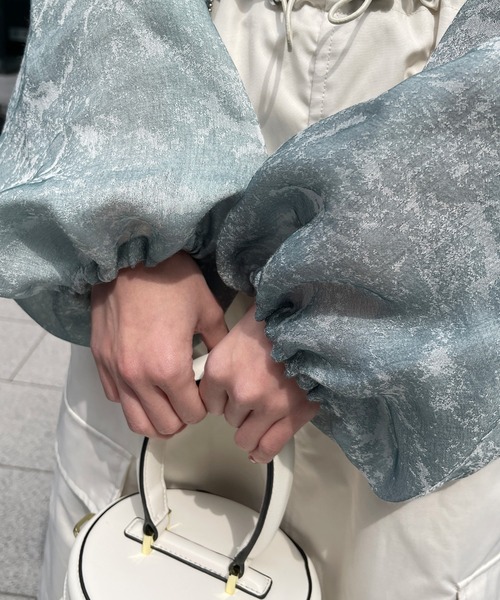 Meli rich（メリーリッチ）の「シアーニュアンスパターンランタンスリーブジップジャケット（ブルゾン・レディース・オフホワイト/グレー・FREE）」の16枚目の写真