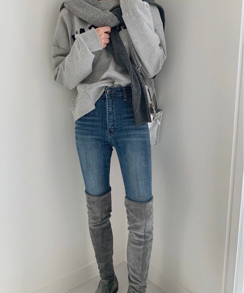 LYEON(リヨン)の「リメイク風ロゴスウェット/切り替えデザイントップス(スウェット・レディース・グレー/オフホワイト・FREE)」の11枚目の写真