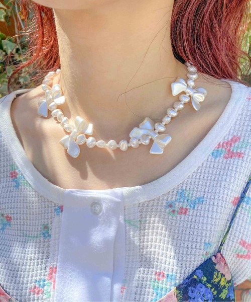 Casselini(キャセリーニ)の「Casselini(キャセリーニ)リボンリボンネックレス(ネックレス・レディース・オフホワイト・FREE)」の8枚目の写真