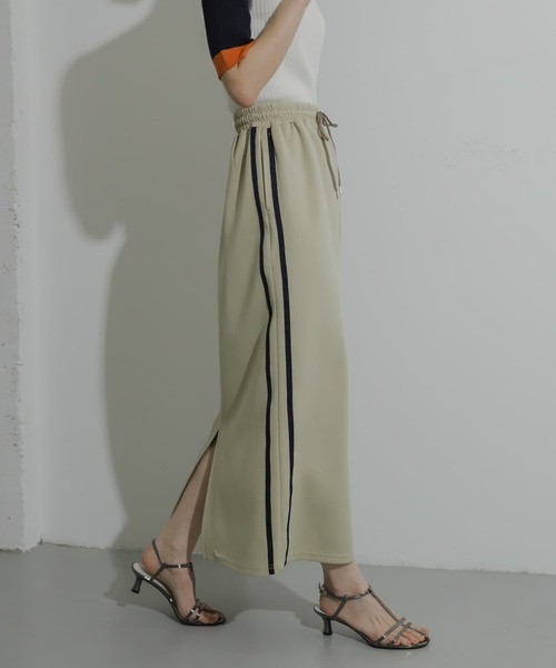 SENSE OF PLACE by URBAN RESEARCH（センスオブプレイスバイアーバンリサーチ）の「ラメラインスカート（スカート・レディース・ブラック/ベージュ/チャコールグレー/カーキ・ONE）」の4枚目の写真