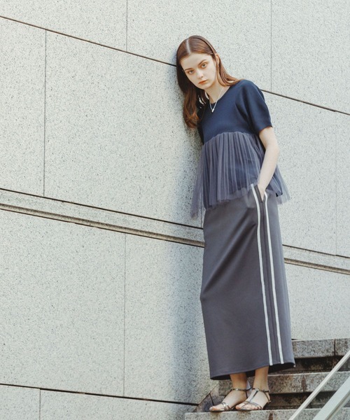 SENSE OF PLACE by URBAN RESEARCH（センスオブプレイスバイアーバンリサーチ）の「ラメラインスカート（スカート・レディース・ブラック/ベージュ/チャコールグレー/カーキ・ONE）」の3枚目の写真