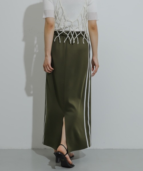 SENSE OF PLACE by URBAN RESEARCH（センスオブプレイスバイアーバンリサーチ）の「ラメラインスカート（スカート・レディース・ブラック/ベージュ/チャコールグレー/カーキ・ONE）」の11枚目の写真