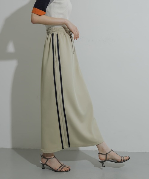 SENSE OF PLACE by URBAN RESEARCH（センスオブプレイスバイアーバンリサーチ）の「ラメラインスカート（スカート・レディース・ブラック/ベージュ/チャコールグレー/カーキ・ONE）」の15枚目の写真