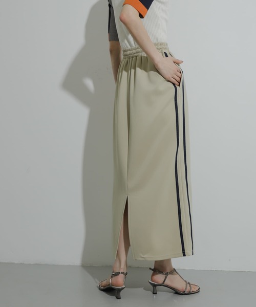 SENSE OF PLACE by URBAN RESEARCH（センスオブプレイスバイアーバンリサーチ）の「ラメラインスカート（スカート・レディース・ブラック/ベージュ/チャコールグレー/カーキ・ONE）」の13枚目の写真