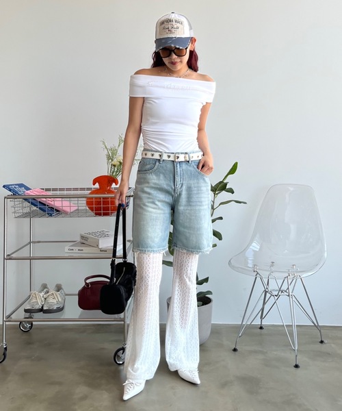 SHAGGIE(シャギー)の「スタッズロゴ付きオフショルトップス(Tシャツ/カットソー・レディース・グレー/ブラック/ホワイト・FREE)」の6枚目の写真