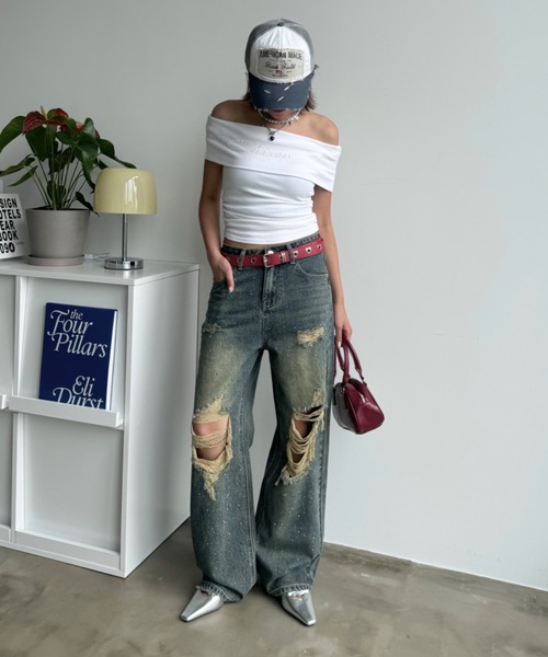 SHAGGIE(シャギー)の「スタッズロゴ付きオフショルトップス(Tシャツ/カットソー・レディース・グレー/ブラック/ホワイト・FREE)」の8枚目の写真