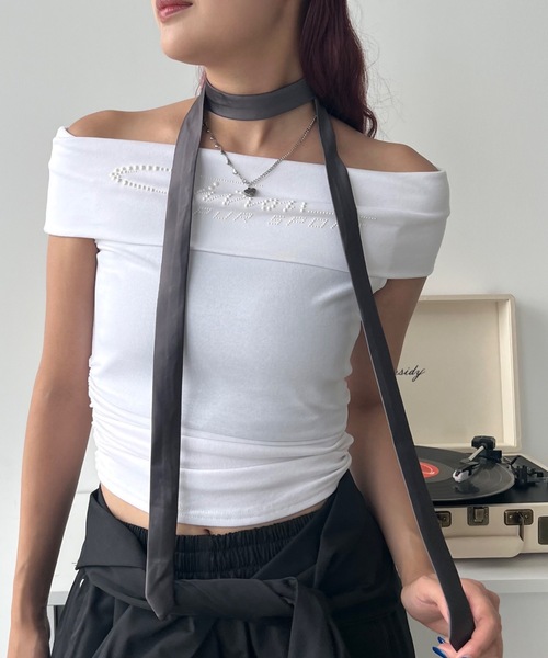 SHAGGIE(シャギー)の「スタッズロゴ付きオフショルトップス(Tシャツ/カットソー・レディース・グレー/ブラック/ホワイト・FREE)」の10枚目の写真