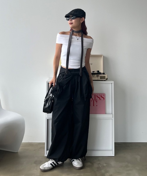 SHAGGIE(シャギー)の「スタッズロゴ付きオフショルトップス(Tシャツ/カットソー・レディース・グレー/ブラック/ホワイト・FREE)」の11枚目の写真