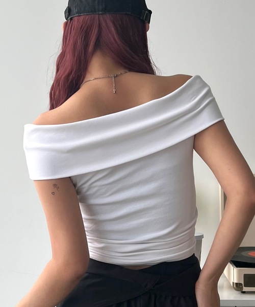 SHAGGIE(シャギー)の「スタッズロゴ付きオフショルトップス(Tシャツ/カットソー・レディース・グレー/ブラック/ホワイト・FREE)」の12枚目の写真