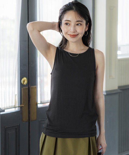coca(coca)(コカ)の「とろみボートネックノースリーブ(タンクトップ・レディース・ブラック/ホワイト/グレー・S/M/L)」の11枚目の写真
