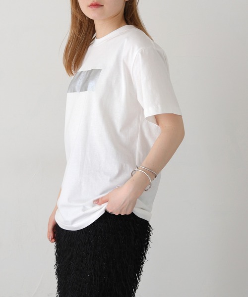 cheriella(シェリエラ)の「【cheriella】WEB限定ヴィンテージ箔プリントロゴTシャツ WEB LIMITED VINTAGE FOIL PRINT LOGO T-SHIRT(Tシャツ/カットソー・レディース・ブラック×ゴールド/ホワイト×シルバー/ブラック×シルバー/ホワイト×ゴールド・S/M/L)」の11枚目の写真