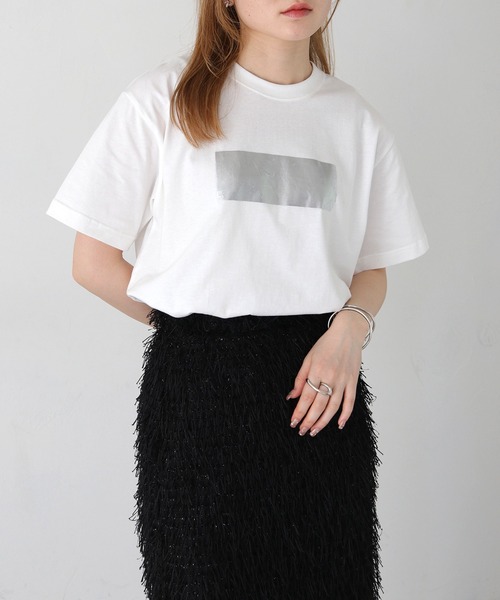 cheriella(シェリエラ)の「【cheriella】WEB限定ヴィンテージ箔プリントロゴTシャツ WEB LIMITED VINTAGE FOIL PRINT LOGO T-SHIRT(Tシャツ/カットソー・レディース・ブラック×ゴールド/ホワイト×シルバー/ブラック×シルバー/ホワイト×ゴールド・S/M/L)」の6枚目の写真
