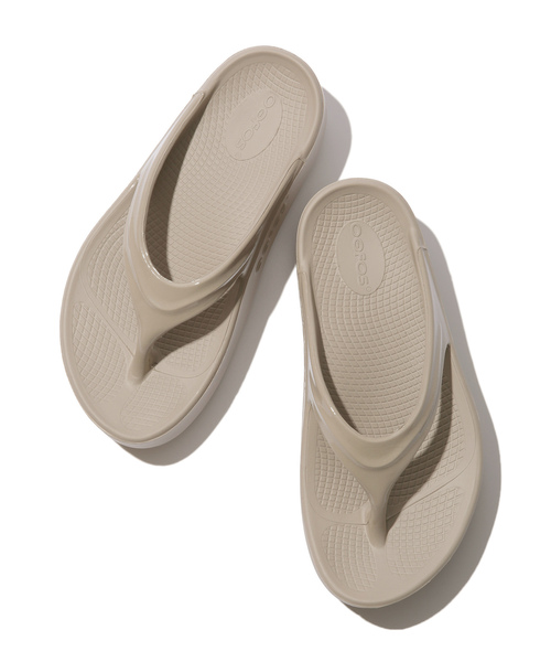 ROPE' PICNIC(ロペピクニック)の「【OOFOS/ウーフォス】OOmega【公式サイト限定】(サンダル・レディース・ブラック/ベージュ系その他2・23.0cm/24.0cm)」の12枚目の写真