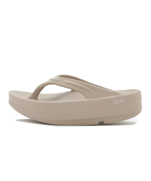 ROPE' PICNIC(ロペピクニック)の「【OOFOS/ウーフォス】OOmega【公式サイト限定】(サンダル・レディース・ブラック/ベージュ系その他2・23.0cm/24.0cm)」の13枚目の写真
