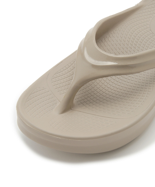 ROPE' PICNIC(ロペピクニック)の「【OOFOS/ウーフォス】OOmega【公式サイト限定】(サンダル・レディース・ブラック/ベージュ系その他2・23.0cm/24.0cm)」の15枚目の写真