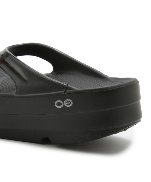 ROPE' PICNIC(ロペピクニック)の「【OOFOS/ウーフォス】OOmega【公式サイト限定】(サンダル・レディース・ブラック/ベージュ系その他2・23.0cm/24.0cm)」の16枚目の写真