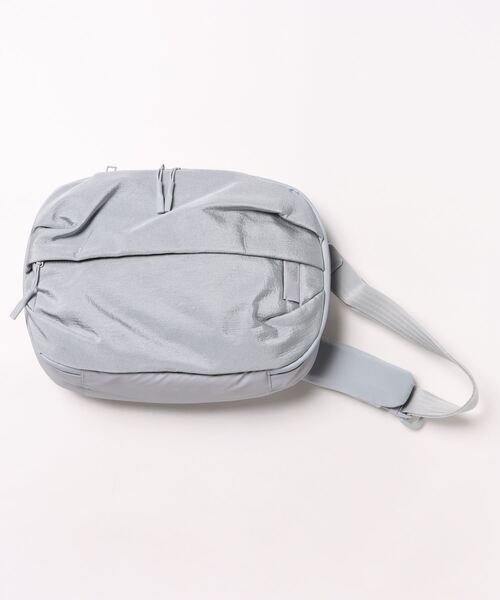 Naptime クロスボディバッグ　グレー adidas（アディダス）の「《adidas》4NWNLクロスボディバッグ（ボディ