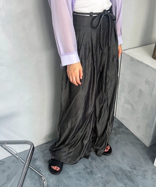 madrepadre(マドレパドレ)の「ハイウエストデニムワイドパンツ(デニムパンツ・レディース・ネイビー/ブラック・SMALL/MEDIUM)」の13枚目の写真