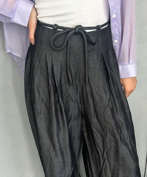 madrepadre(マドレパドレ)の「ハイウエストデニムワイドパンツ(デニムパンツ・レディース・ネイビー/ブラック・SMALL/MEDIUM)」の12枚目の写真