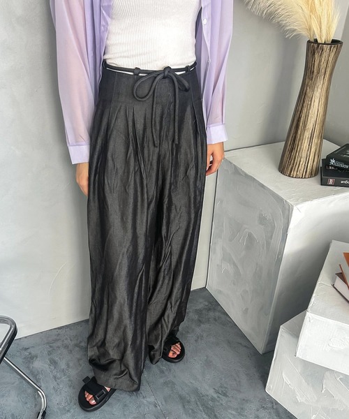 madrepadre(マドレパドレ)の「ハイウエストデニムワイドパンツ(デニムパンツ・レディース・ネイビー/ブラック・SMALL/MEDIUM)」の10枚目の写真