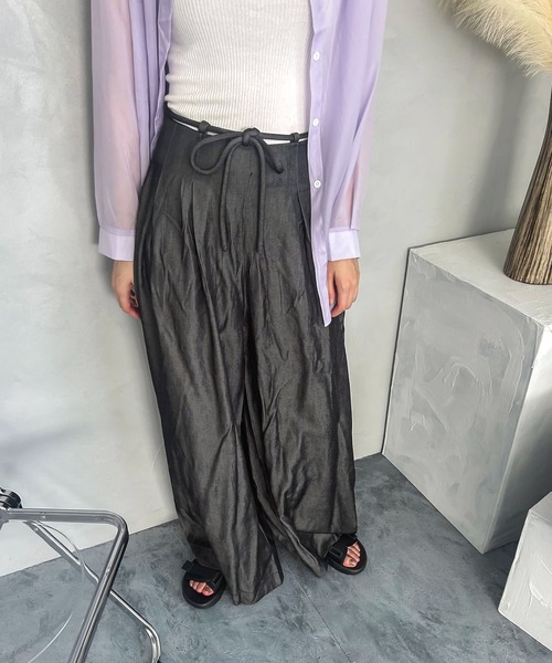 madrepadre(マドレパドレ)の「ハイウエストデニムワイドパンツ(デニムパンツ・レディース・ネイビー/ブラック・SMALL/MEDIUM)」の9枚目の写真