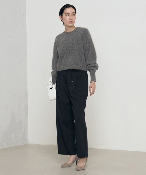 NOLLEY’S Sophi（ノーリーズソフィ）の「ヘアリーショート丈クルーネックプルオーバーニット（ニット/セーター・レディース・グレー/グレイッシュベージュ/サックスブルー・38）」の12枚目の写真