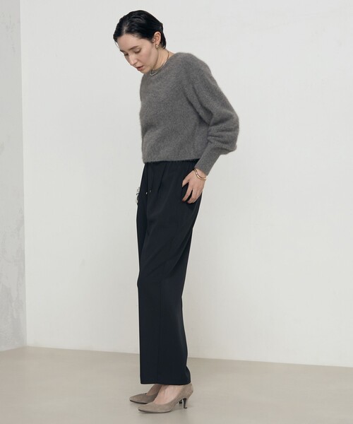 NOLLEY’S Sophi（ノーリーズソフィ）の「ヘアリーショート丈クルーネックプルオーバーニット（ニット/セーター・レディース・グレー/グレイッシュベージュ/サックスブルー・38）」の13枚目の写真