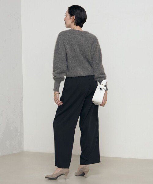 NOLLEY’S Sophi（ノーリーズソフィ）の「ヘアリーショート丈クルーネックプルオーバーニット（ニット/セーター・レディース・グレー/グレイッシュベージュ/サックスブルー・38）」の14枚目の写真