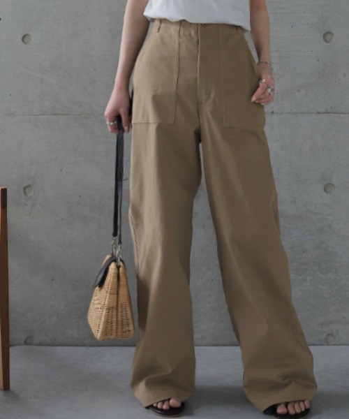 HUG.U（ハグユー）の「脚長ベイカーパンツ（カーゴパンツ・レディース・ベージュ/ブラック/ダークオリーブ・M(レギュラー丈)/L(トール丈)/XL(レギュラー丈)/XL(トール丈)/M(トール丈)/L(レギュラー丈)）」の3枚目の写真