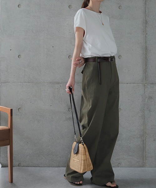 HUG.U（ハグユー）の「脚長ベイカーパンツ（カーゴパンツ・レディース・ベージュ/ブラック/ダークオリーブ・M(レギュラー丈)/L(トール丈)/XL(レギュラー丈)/XL(トール丈)/M(トール丈)/L(レギュラー丈)）」の16枚目の写真