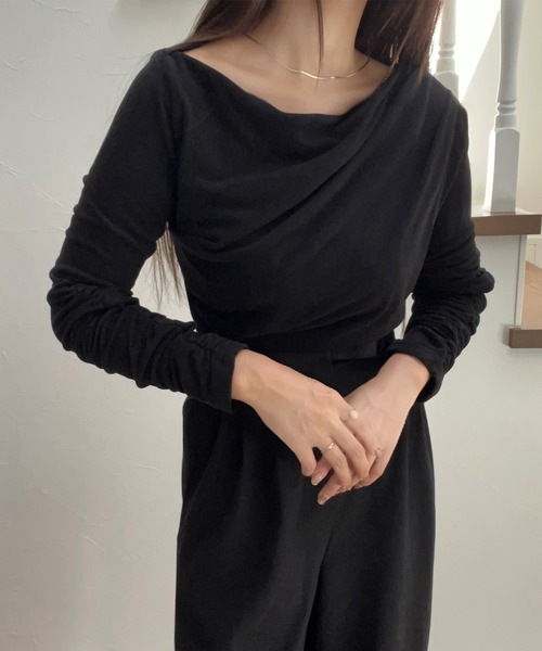 JUNOAH（ジュノア）の「ドレープデザインカットソー（Tシャツ/カットソー・レディース・ブラック/チャコール/グレイッシュベージュ/ライトグレー/ホワイト・X-LARGE/LARGE/MEDIUM）」の7枚目の写真