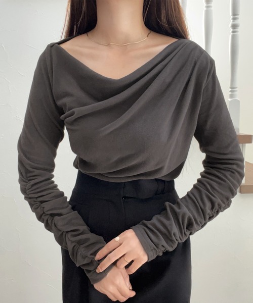 JUNOAH（ジュノア）の「ドレープデザインカットソー（Tシャツ/カットソー・レディース・ブラック/チャコール/グレイッシュベージュ/ライトグレー/ホワイト・X-LARGE/LARGE/MEDIUM）」の14枚目の写真