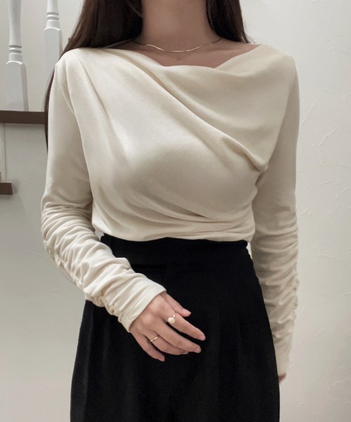 JUNOAH（ジュノア）の「ドレープデザインカットソー（Tシャツ/カットソー・レディース・ブラック/チャコール/グレイッシュベージュ/ライトグレー/ホワイト・X-LARGE/LARGE/MEDIUM）」の16枚目の写真