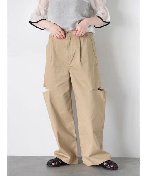ehka sopo(エヘカソポ)の「カットアウトチノパン(その他パンツ・レディース・ベージュ/カーキ/モカ・F)」の1枚目の写真