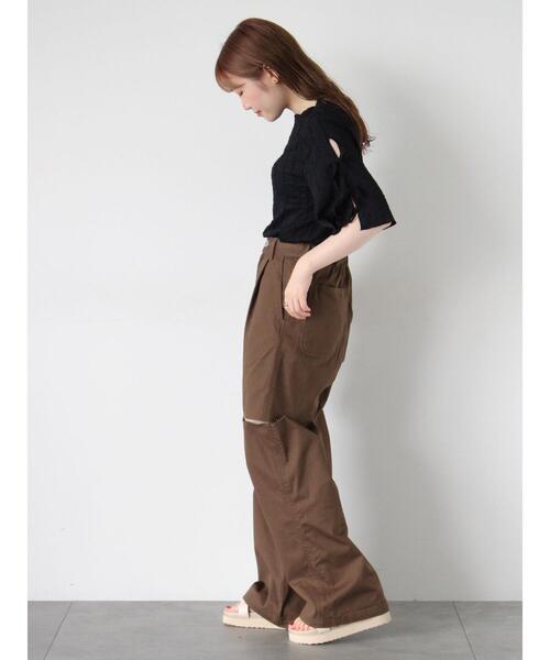 ehka sopo(エヘカソポ)の「カットアウトチノパン(その他パンツ・レディース・ベージュ/カーキ/モカ・F)」の10枚目の写真
