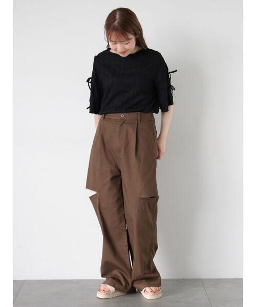 ehka sopo(エヘカソポ)の「カットアウトチノパン(その他パンツ・レディース・ベージュ/カーキ/モカ・F)」の11枚目の写真