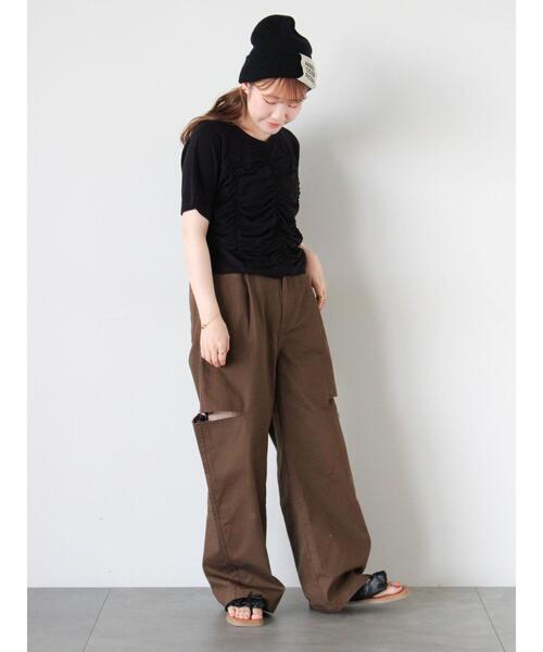 ehka sopo(エヘカソポ)の「カットアウトチノパン(その他パンツ・レディース・ベージュ/カーキ/モカ・F)」の15枚目の写真