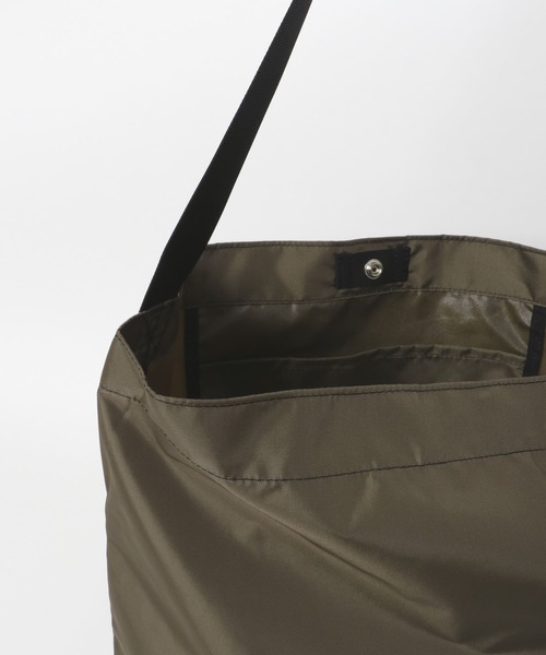 Drifter(ドリフター)の「DRIFTER プレーンショルダーバッグ(ショルダーバッグ・レディース・モカ/ブラック・ONE)」の13枚目の写真