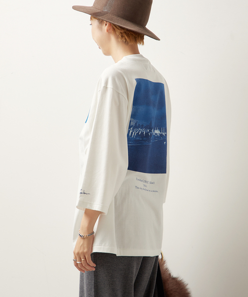 JANE SMITH / JOHN SMITH(ジェーンスミスジョンスミス)の「JANE SMITH/ジェーンスミス 別注 TIM BARBER BRIDGE BLUE Tシャツ(Tシャツ/カットソー・レディース・ホワイト・FREE)」の17枚目の写真