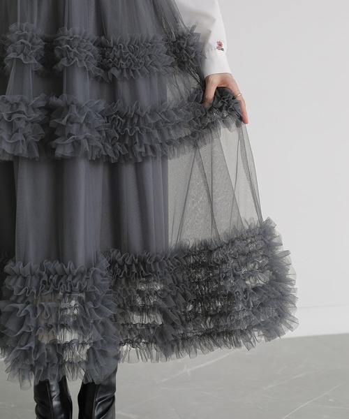 somari imagination(ソマリ イマジネーション)の「『フリルティアードチュールスカート』(スカート・レディース・アイボリー/グリーン/チャコール・1/2)」の8枚目の写真