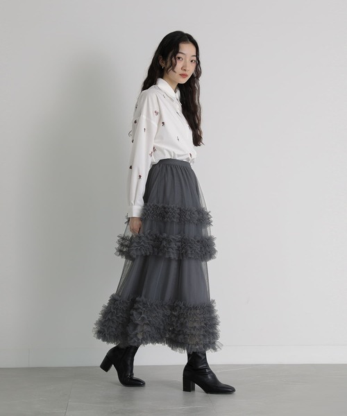 somari imagination(ソマリ イマジネーション)の「『フリルティアードチュールスカート』(スカート・レディース・アイボリー/グリーン/チャコール・1/2)」の6枚目の写真