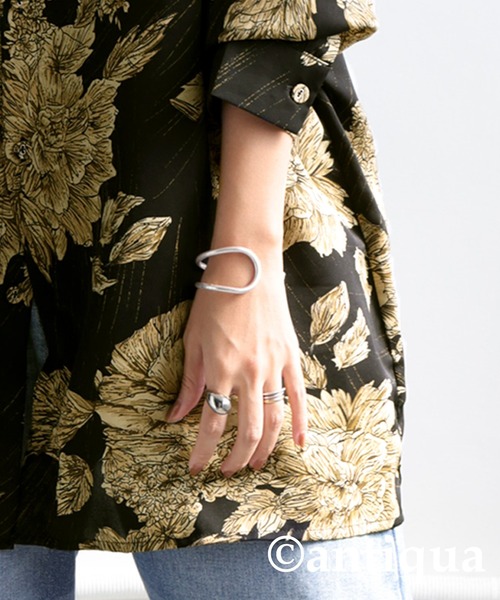 antiqua（アンティカ）の「花柄とろみシャツ（シャツ/ブラウス・レディース・ブラック/カーキ・ONESIZE）」の4枚目の写真