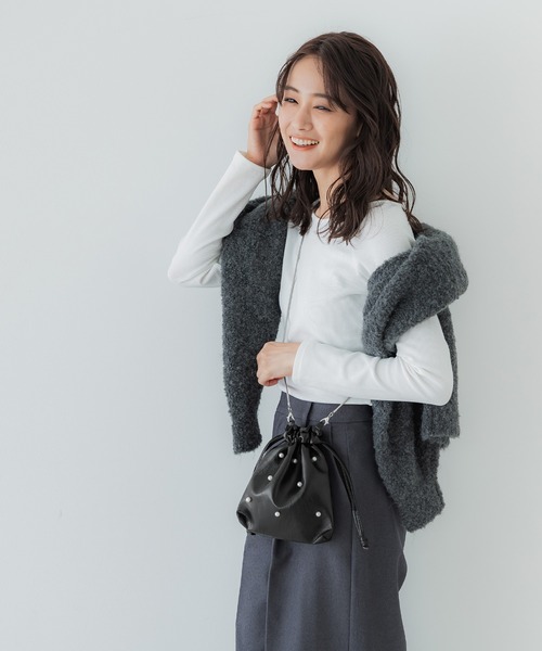 coca（coca）（コカ）の「パール付き 巾着 チェーンバッグ（ショルダーバッグ・レディース・ブラック・ONE SIZE）」の5枚目の写真