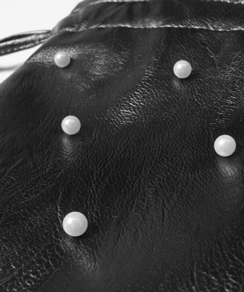 coca（coca）（コカ）の「パール付き 巾着 チェーンバッグ（ショルダーバッグ・レディース・ブラック・ONE SIZE）」の11枚目の写真