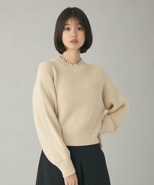 EMMEL REFINES(エメルリファインズ)の「<EMMEL REFINES>EM フェイクパール カタアゼニット プルオーバー(ニット/セーター・レディース・ナチュラル/ダークグレー・FREE)」の21枚目の写真