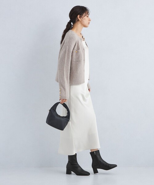 green label relaxing(グリーンレーベルリラクシング)の「スクエア ストレッチ ショートブーツ(5.5cmヒール)-晴雨兼用-(ブーツ・レディース・ベージュ/ブラック・L/S/XL/M/XS)」の4枚目の写真