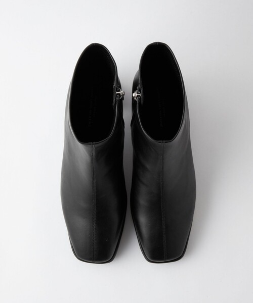 green label relaxing(グリーンレーベルリラクシング)の「スクエア ストレッチ ショートブーツ(5.5cmヒール)-晴雨兼用-(ブーツ・レディース・ベージュ/ブラック・L/S/XL/M/XS)」の8枚目の写真