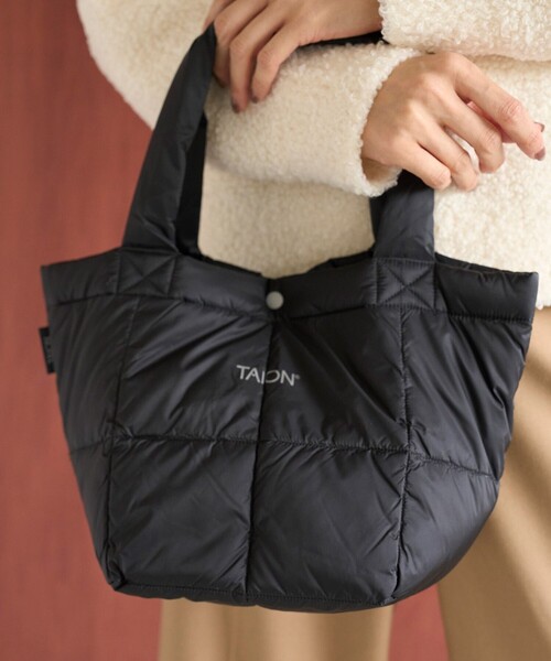 UNFILO(アンフィーロ)の「【TAION×UNFILO】BASIC TOTE(トートバッグ・レディース・ブラック系/グレー系/スモーキーグリーン系・F)」の4枚目の写真