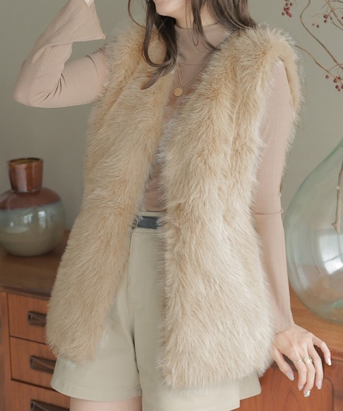 Doula Doula（ドゥーラドゥーラ）の「エコファーロングベスト（ベスト・レディース・チャコールグレー/ベージュ/ライトグレー/ブラウン・FREE）」の4枚目の写真