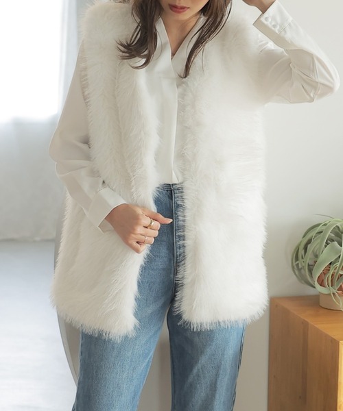 Doula Doula（ドゥーラドゥーラ）の「エコファーロングベスト（ベスト・レディース・チャコールグレー/ベージュ/ライトグレー/ブラウン・FREE）」の6枚目の写真